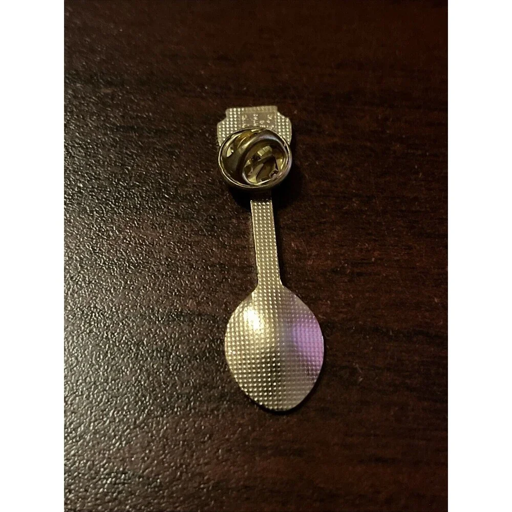 Vintage 1996 Atlanta Olympics Canada Silver-Toned Spoon Lapel‎ Hat Pin